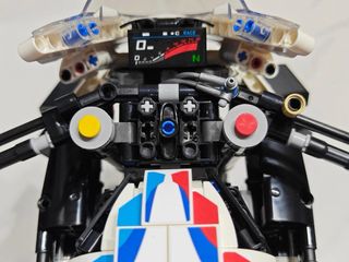 LEGO Technic BMW M 1000 RR 42130