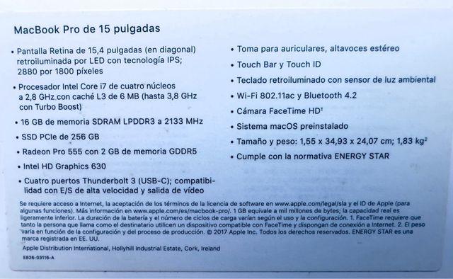 MacBook Pro 15.4 con Touch Bar. Color gris plata