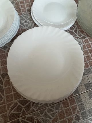 Vajilla de porcelana blanca