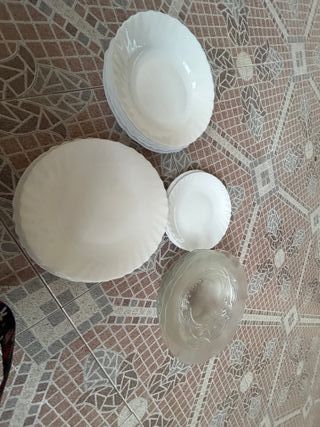 Vajilla de porcelana blanca