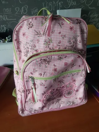 Mochila infantil Busquets con accesorios
