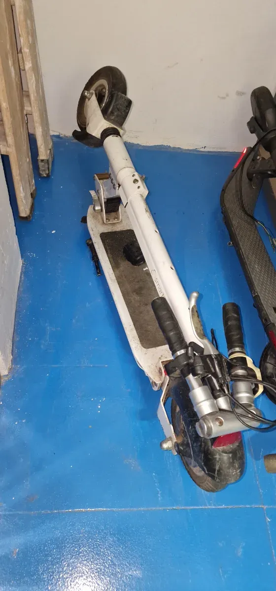 Lote Patinetes Eléctricos y Baterías