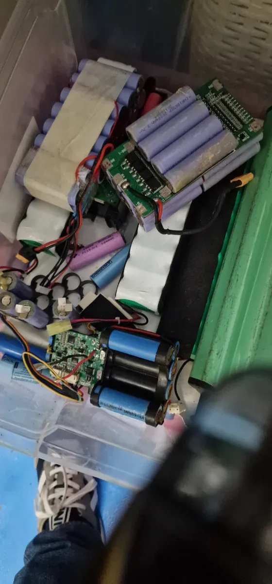 Lote Patinetes Eléctricos y Baterías