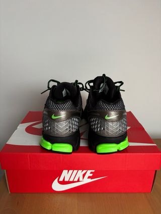 Nike Zoom Vomero 5 gris y verde