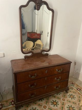 GRATIS 
Muebles de habitación antiguos