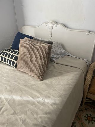 GRATIS 
Muebles de habitación antiguos