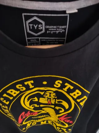 Camiseta Cobra Kai Talla M y Pantalón Hollister