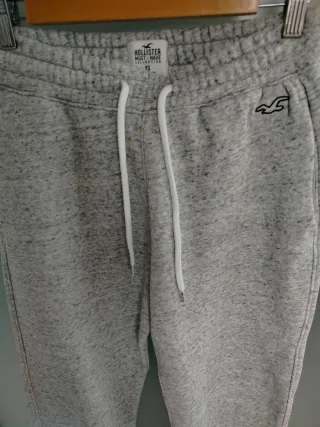 Camiseta Cobra Kai Talla M y Pantalón Hollister