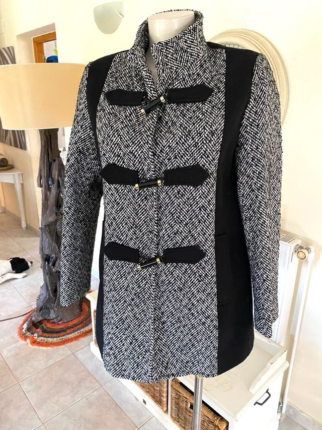 Elegante abrigo blanco y negro Talla S