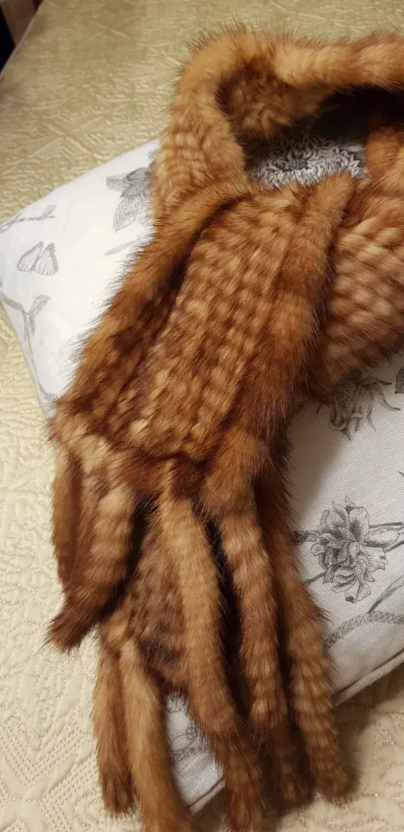 Bufanda de piel natural tejida