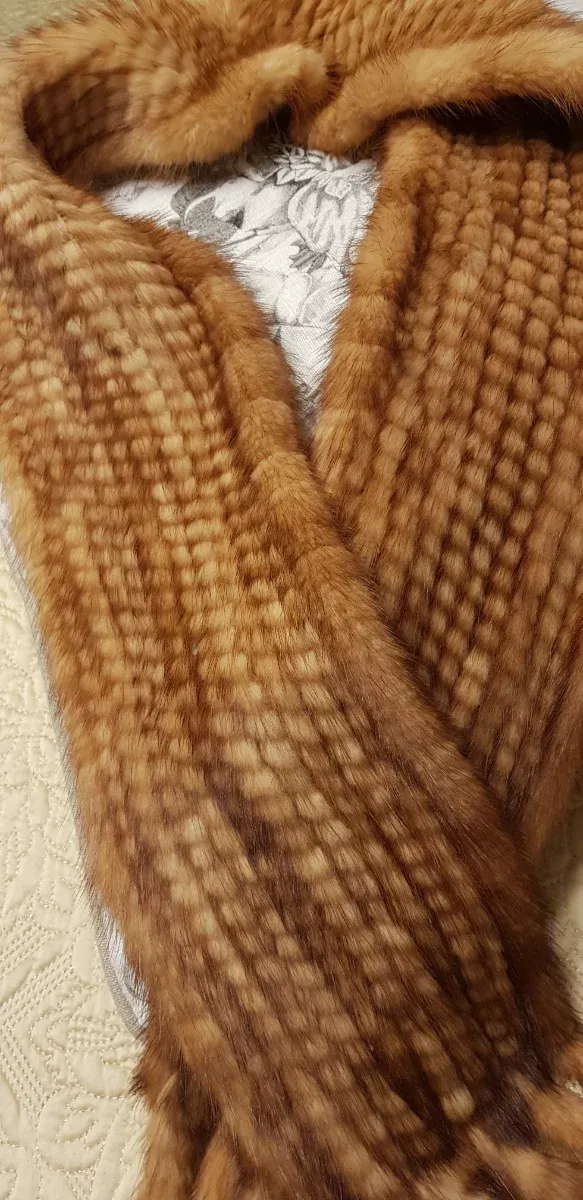 Bufanda de piel natural tejida