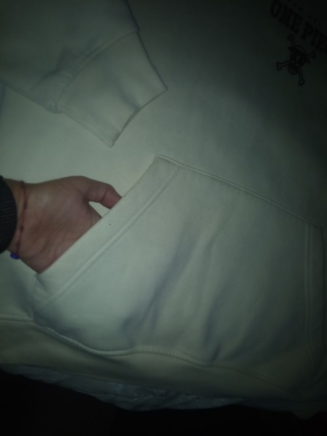 Sudadera One Piece Talla L crema