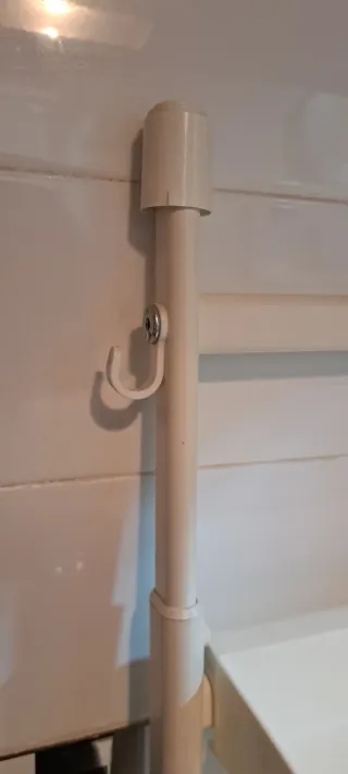 Estantería regulable en altura de cocina o baño