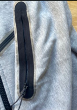 Sudadera Nike Tech Gris