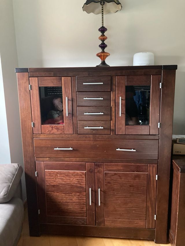 Mueble de comedor de madera