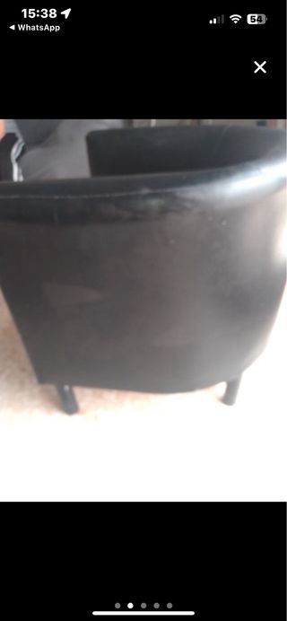 Sillón de cuero negro