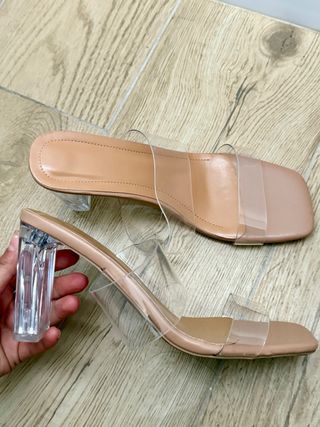Zapatos de tacón transparentes beige