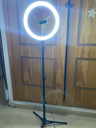 Aro de luz LED con soporte para móvil