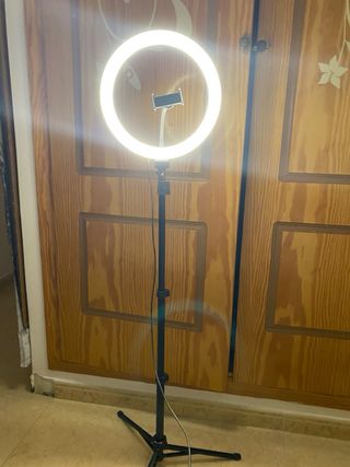 Aro de luz LED con soporte para móvil