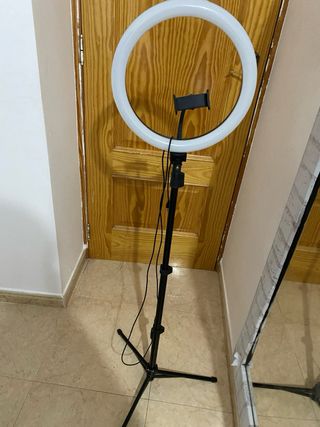 Aro de luz LED con soporte para móvil