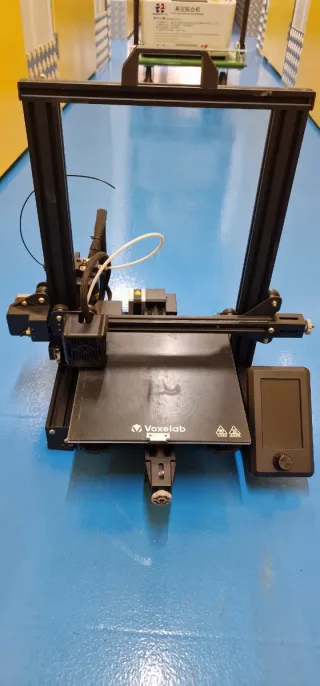 Impresora 3D Voxelab Negra y Azul