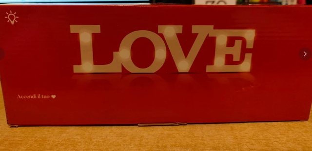 Scritta LOVE LED a batterie