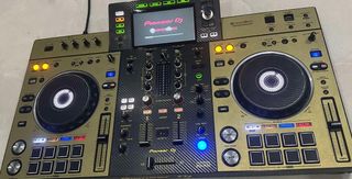 Mesa DJ Pioneer XDJ-RX2 Negra/Dorada