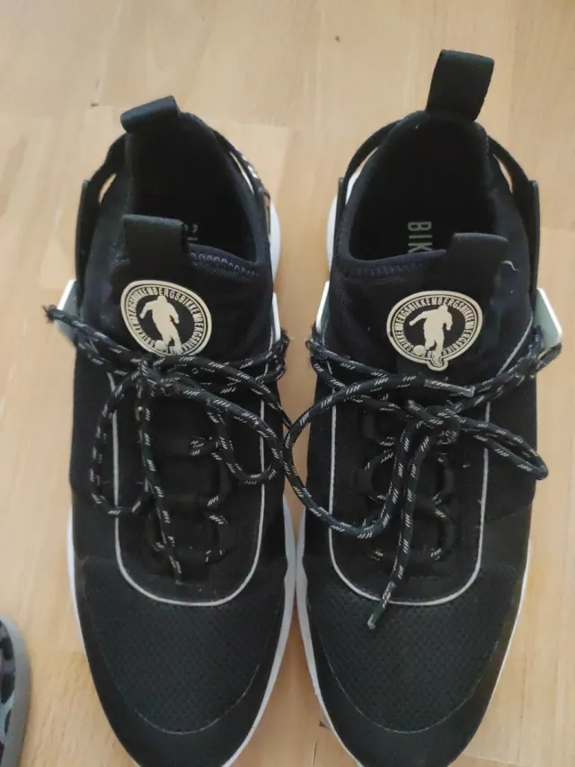 Zapatillas Bikkembergs Negras y Blancas