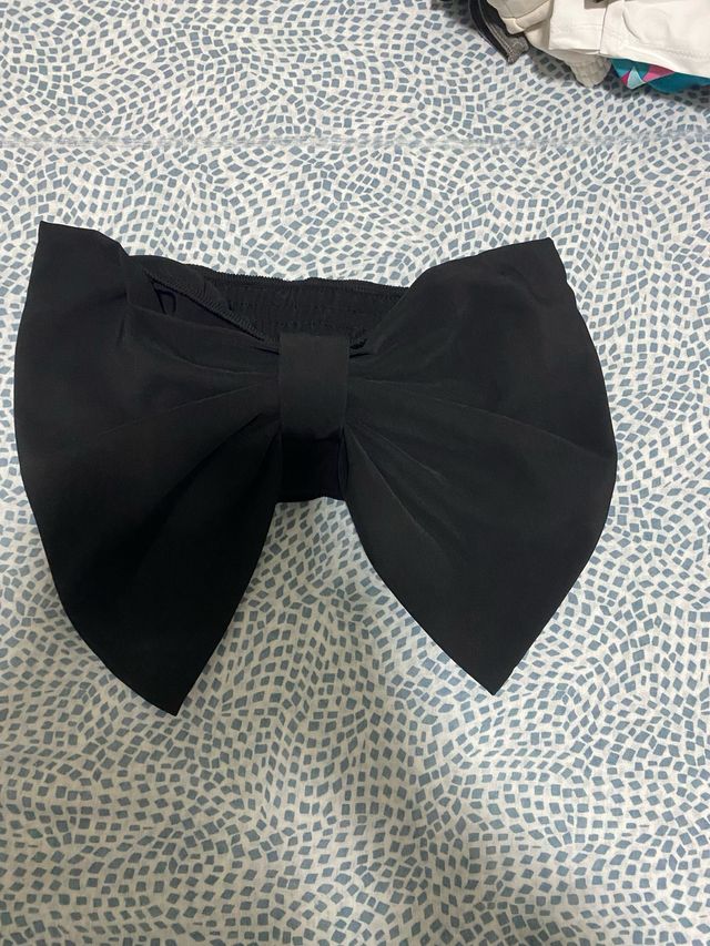 Camiseta lazo negra sin estrenar