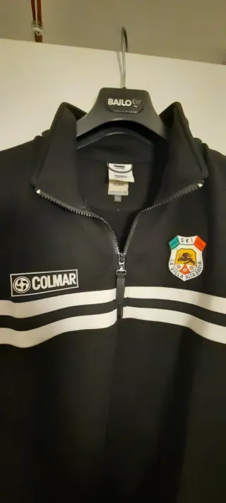 Maglia tecnica Colmar con logo della scuola sci