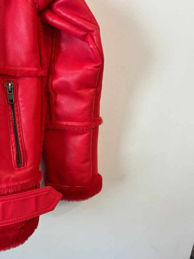 Cazadora MONKI Roja con Borrego