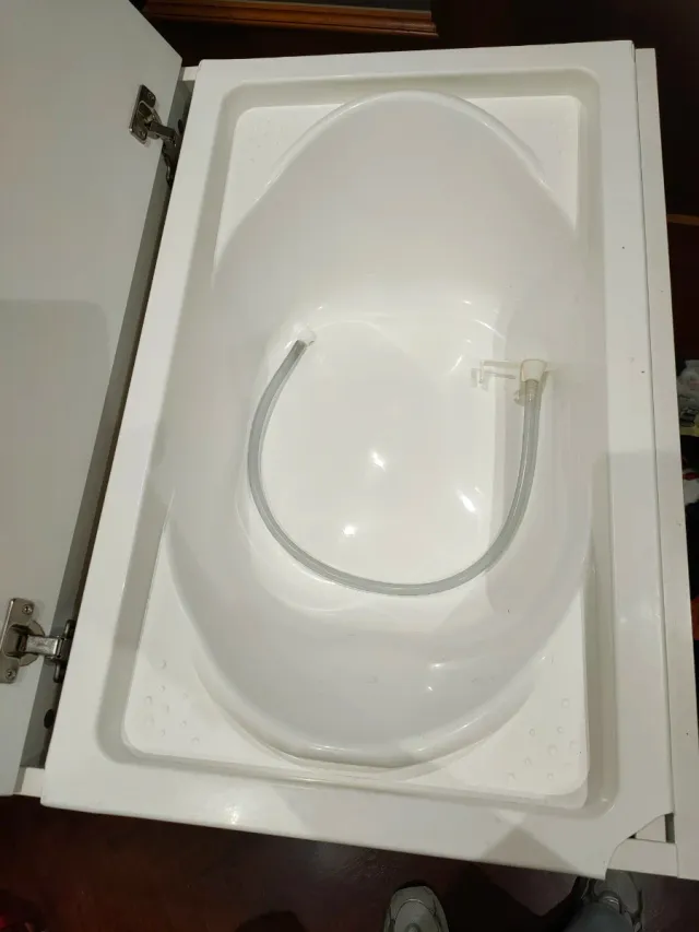 Cambiador de bebé blanco con estrellas