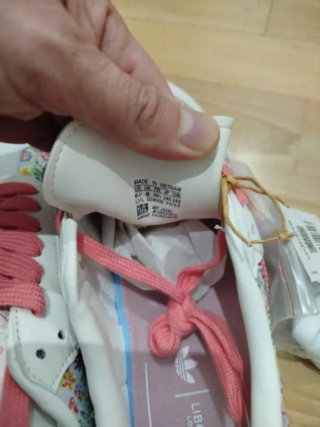 Zapatillas Adidas Samba OG x Liberty London.