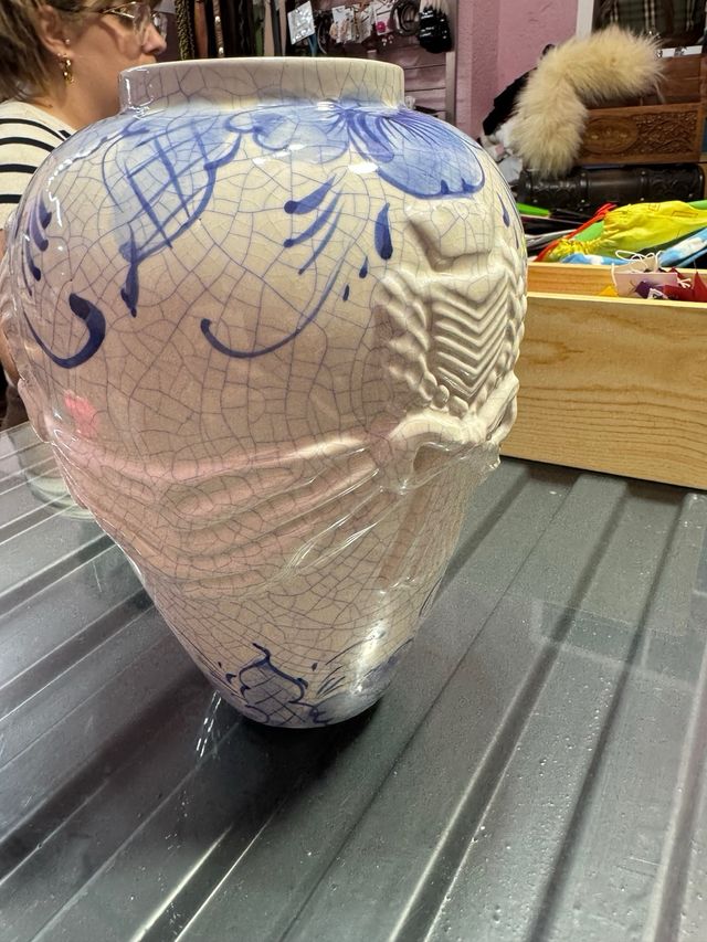 Vaso in ceramica blu e bianco