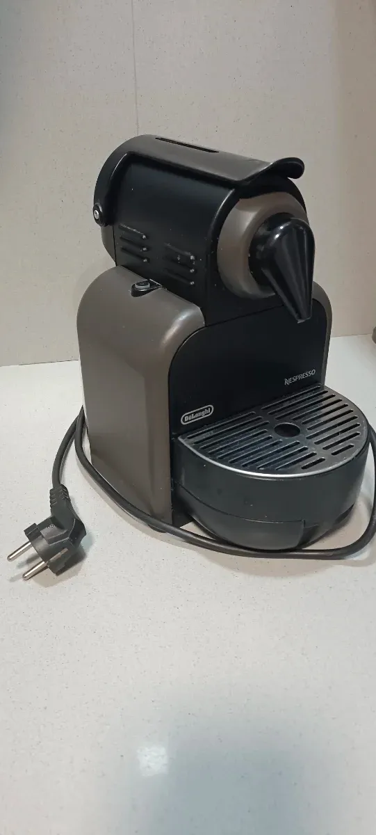 Cafetera Nespresso DeLonghi