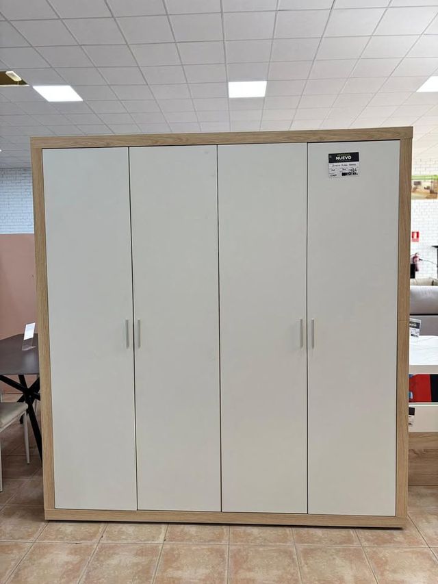 ARMARIO DE 4 PUERTAS – MODERNO Y FUNCIONAL