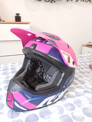 Casco de Cross en perfecto estado con funda y gafa