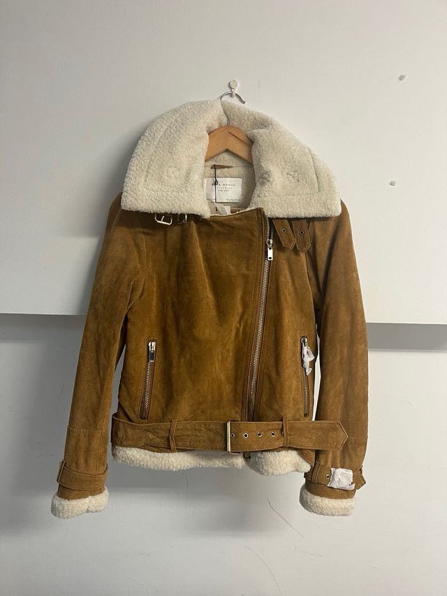 Cazadora de piel con borreguito