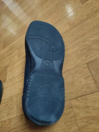 Zapatillas de hombre azul y marrón