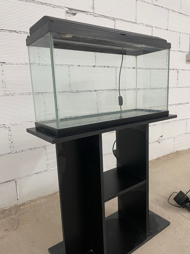 Pecera 70L con mueble madera negro