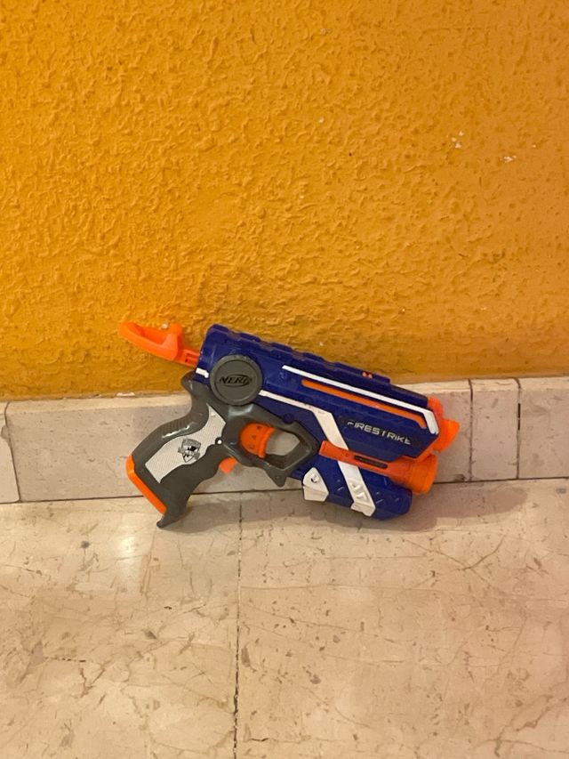 Pistola Nerf Azul y Naranja