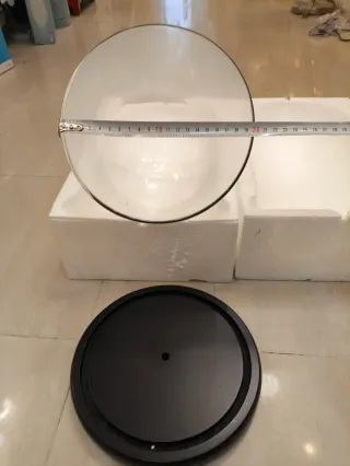 Urna o fanal de cristal con base madera negra