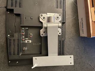 Televisor OKI Negro con Soporte Pared