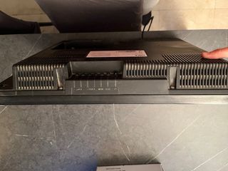 Televisor OKI Negro con Soporte Pared