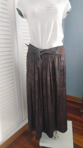 Falda larga marrón y negra