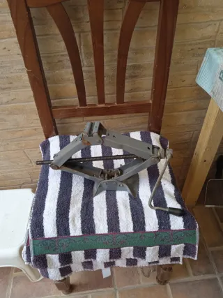 Gato mecánico para coche