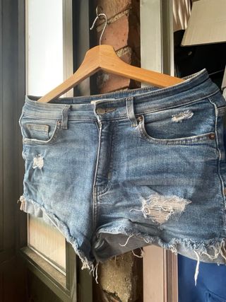 Shorts blancos vaqueros con rotos falda y camiseta