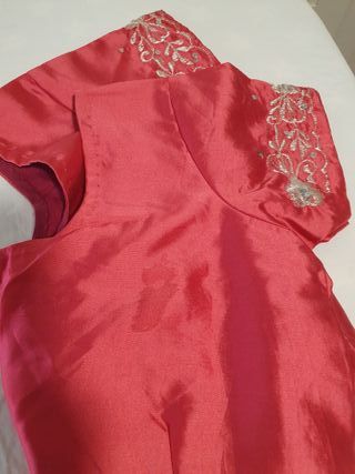 Saree rosa bordado con lentejuelas