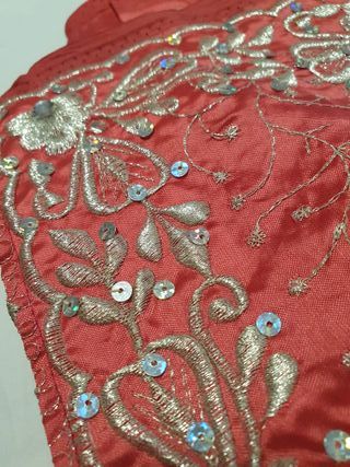 Saree rosa bordado con lentejuelas