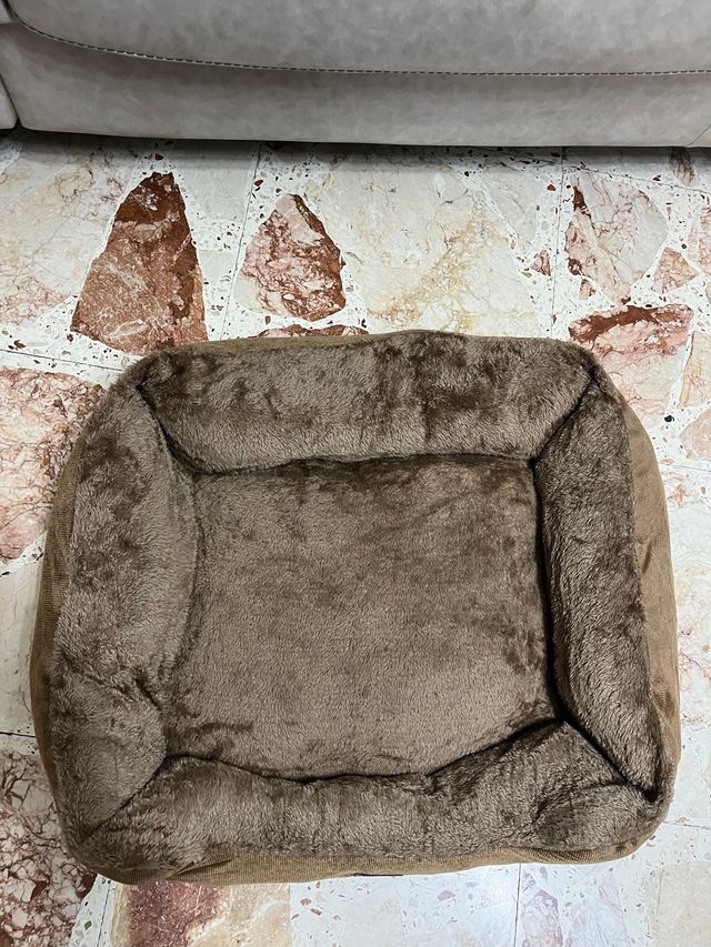 Cuscino per cane marrone